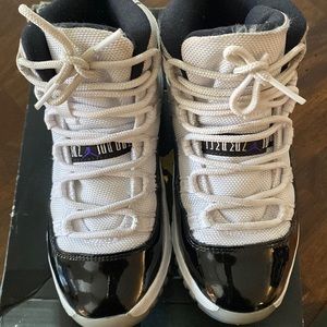 Boys high top Jordans number 45 size 13 kids